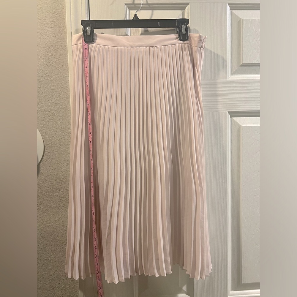 Ballet pink pleated skirt